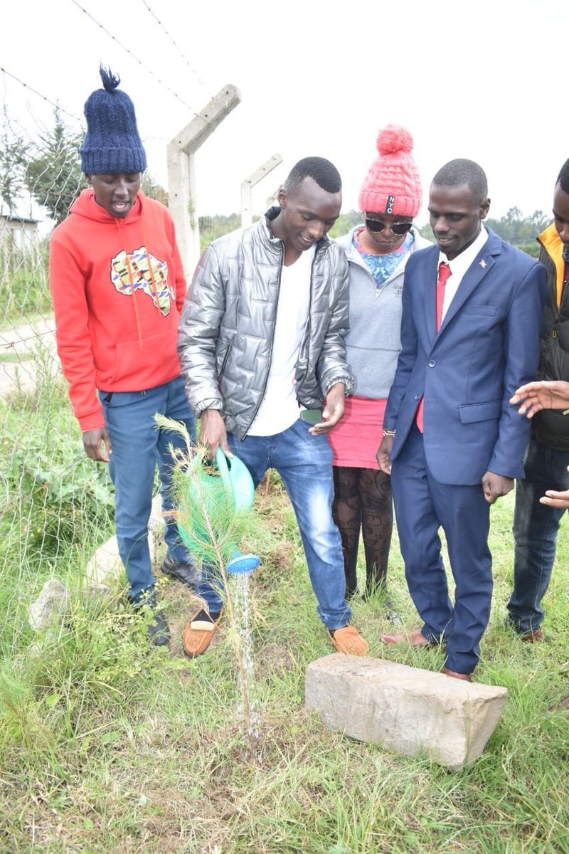 RNditika's tweet photo. It was cool meeting you Hon Stephen Mwaura on an Environmental event Thanks for the love you showed towards Kinangop and Environment https://t.co/RXRiQTJ3E9