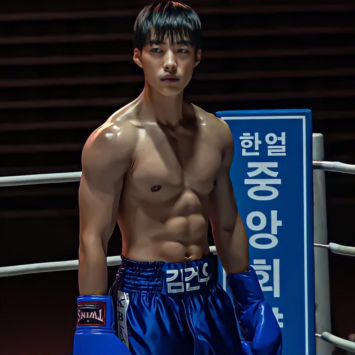 thenamesjay's tweet image. ㅤ 
The face                            The body
ㅤ