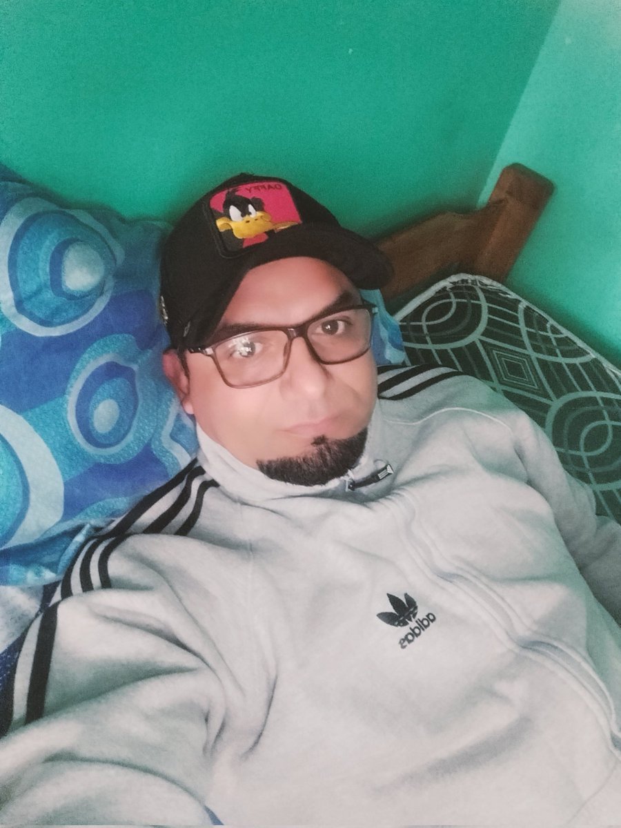 vcarnevale's tweet photo. Domingo de descanso https://t.co/3I3ZkrKw8Q
