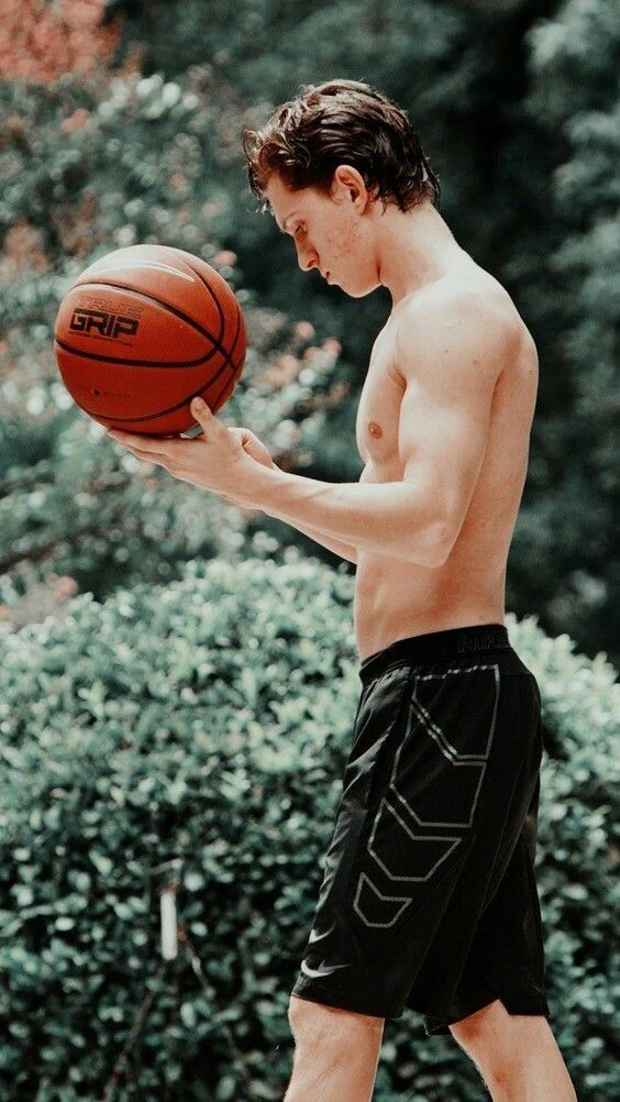 wolfbane_17's tweet photo. —Después de estar jugando todo el día baskett, es una delicia andar con nueva ropa interior dentro de la casa.
#SeductiveSunday https://t.co/jZNyi70x0C