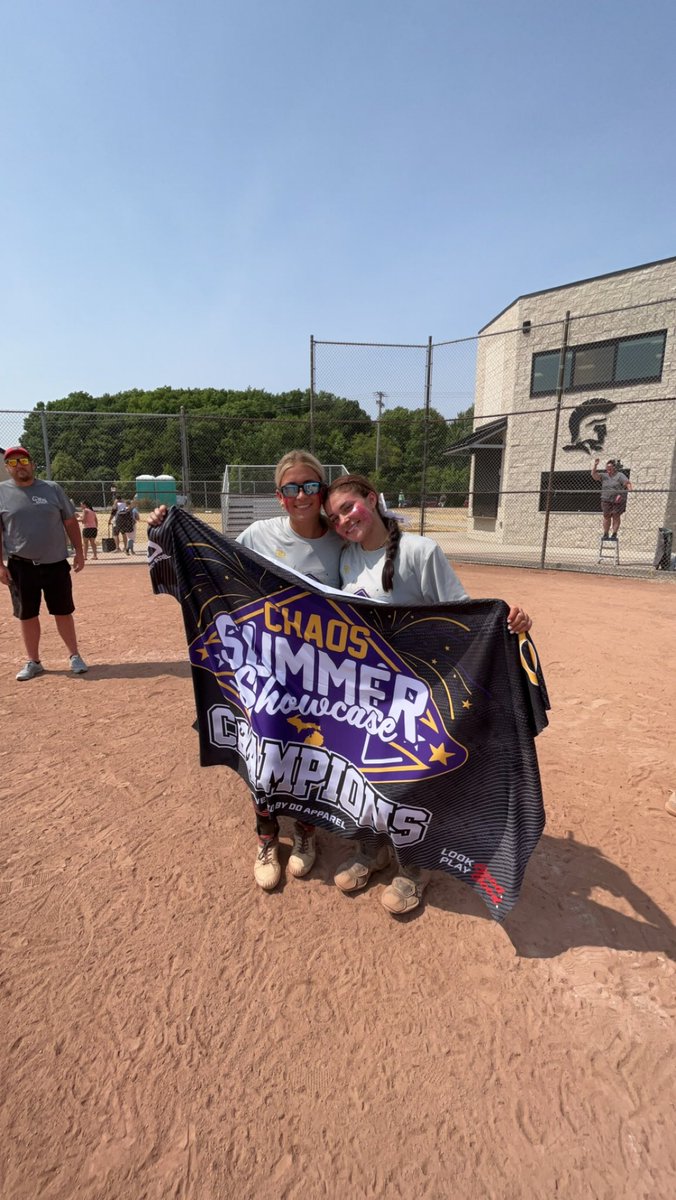 haileymell2023's tweet photo. What a great way to start the travel season! Way to persevere ladies!!!! @CoachD_HopeSB @Turnin2Badillo https://t.co/HP9C3VqHBg