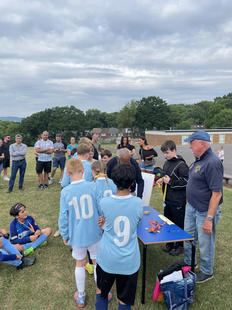 Lions Club tweet media