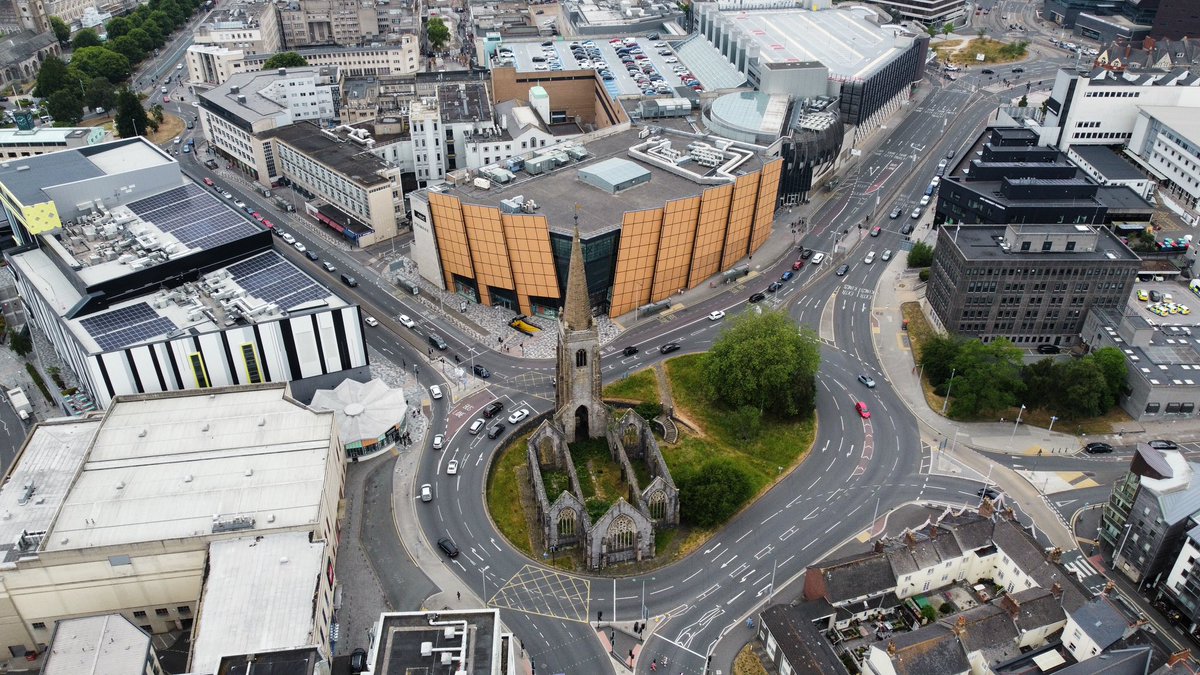 PlymouthShadows's tweet photo. Charles Church post-blitz and again today 2023, a lot has changed here and although many of us in the present criticise the new look City I think those who went through those years would approve of the rebuilding to some degree.
RESURGAM #shadowsofourpast #plymouthfromabove https://t.co/bOcG2a70Ck