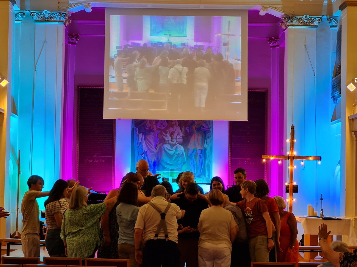St John's Egham tweet media