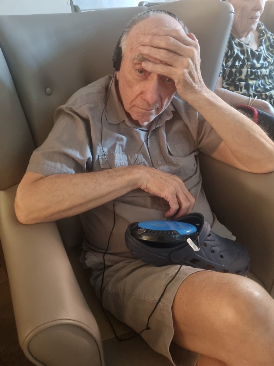 DovehavenHomes's tweet image. 📚 Book Club Delight! 🌸📖

#BookClubDelight  #AudioBookAdventures #LivelyDiscussions #FriendsAndBooks #ChurchCommunity #LiteraryLove