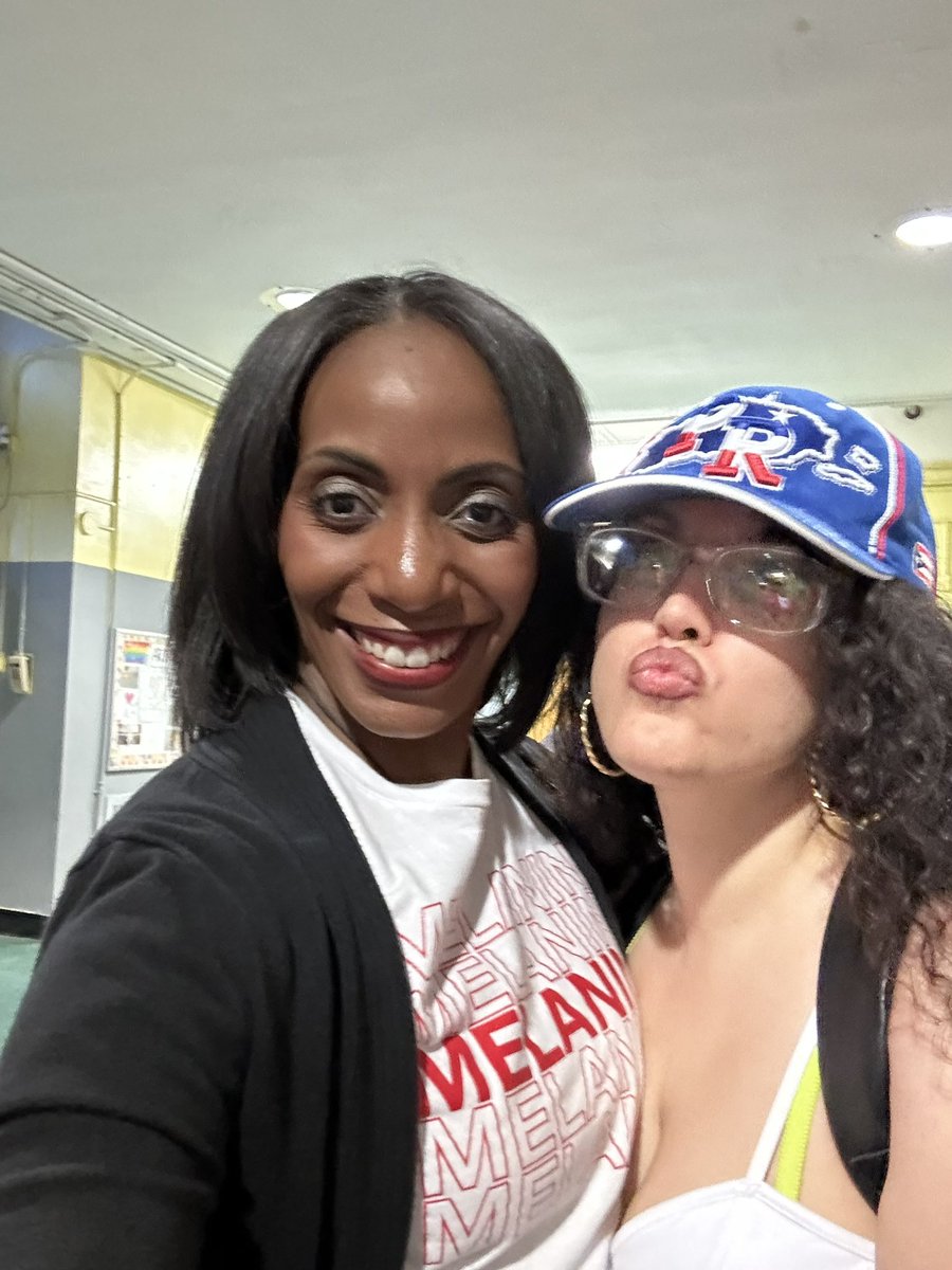 Realtwinrozay's tweet photo. NYC, you owe me nothing, as usual. 🤩 The second annual #BlackWrestleFest is in the books! Shoutout to @Battleclubpro for a great show last night! I hope to make it back for JobberSlam! #battleclubpro #dothefightthing #wrestling #nyc #prettyheels https://t.co/4dr62b6nJD