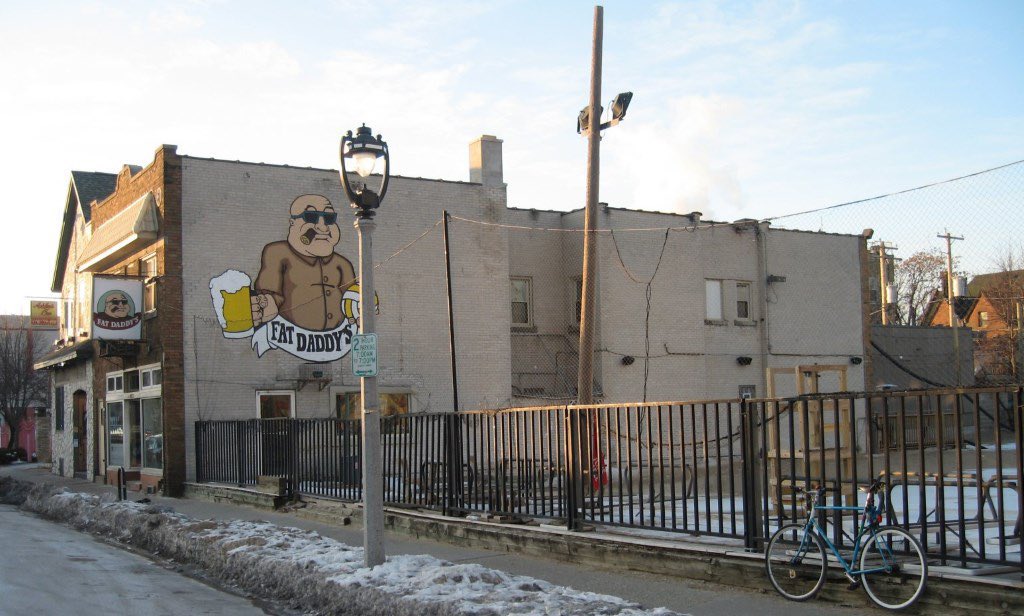 DivesOfWI's tweet photo. Happy Father’s Day! 

Fat Daddy’s 

Milwaukee, WI

#divesofwi #divebar #FathersDay #fatdaddys https://t.co/gW3P1bFRlY