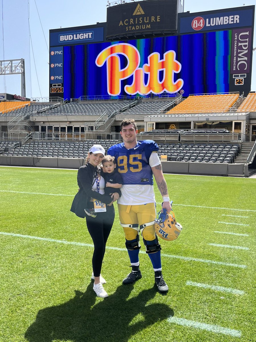 alex_tracy1's tweet photo. Happy Father’s Day Dev! We love you so much! @djdevin79 https://t.co/EhEhDUCsQi