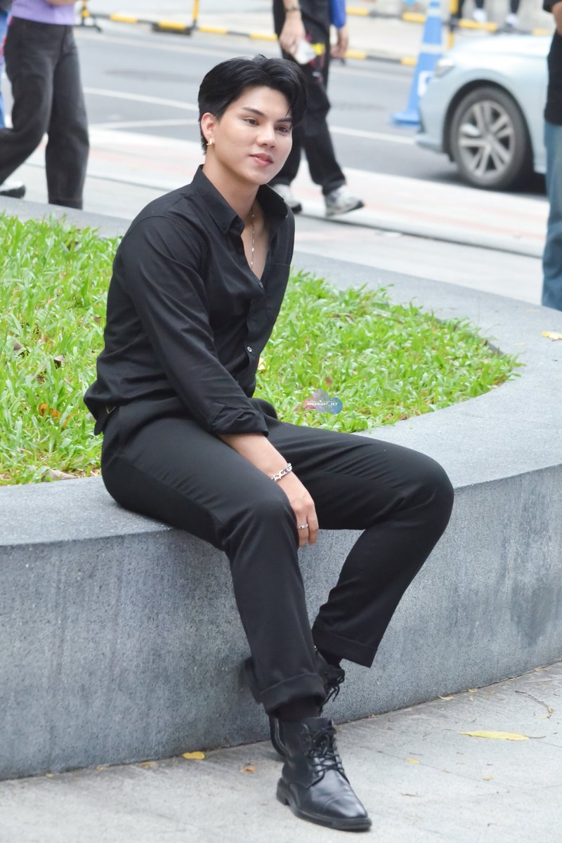 MMIDNIGHT_SKY's tweet photo. 230618 #ฟอร์ดพีทชวนซันนี่ปลั๊กมาบิวเทรี่ยม

 All Black 🖤🖤🖤🖤🖤
                                               
✮ @fort_fts ✮​
#ComeFortzon #FortFTS https://t.co/dU4raHaoxn