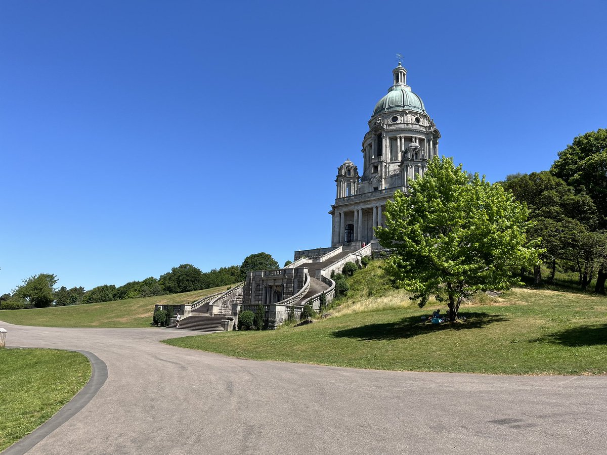 If you want to line up below the magnificent Ashton Memorial in <a href="/WilliamsonPark/">WilliamsonPark</a> for the start of this years #lancastergp you’ll need to get an entry in first ! Women’s race entries are particularly low at the moment. 

britishcycling.org.uk/events/details…