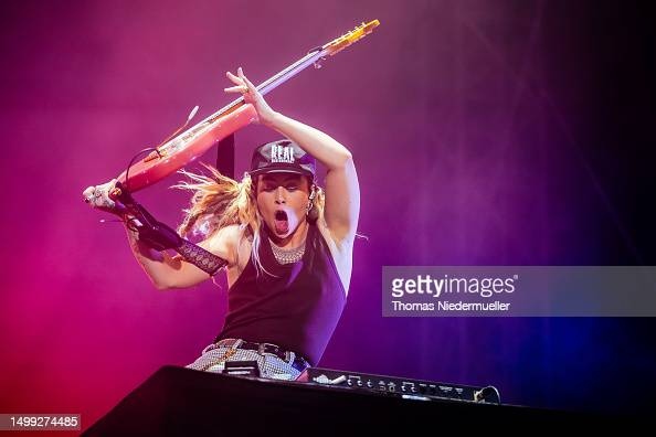 GettyVIP's tweet photo. .@TASHSULTANAA,@ashnikko, @Lola_Marsh_Band and @_MalikHarris_ perform at Southside Festival 2023 in Germany. 📷: Thomas Niedermueller
#southsidefestival #southsidefestival2023 #ashnikko #TashSultana #LolaMarsh #MalikHarris
See many others here 👉 https://t.co/ThxeFO9vDK https://t.co/9ui22QFdd7