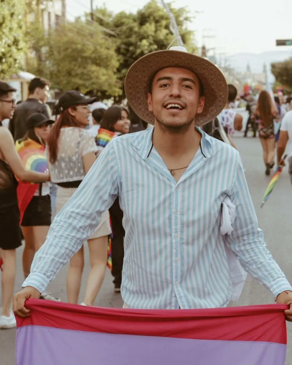 UlibardoMG's tweet photo. El orgullo de ser y amar 💙
Que viva el amor en todas sus representaciones 🏳️🌈
#pridemonth #bivisibility #agspride https://t.co/zy6iIAGwle