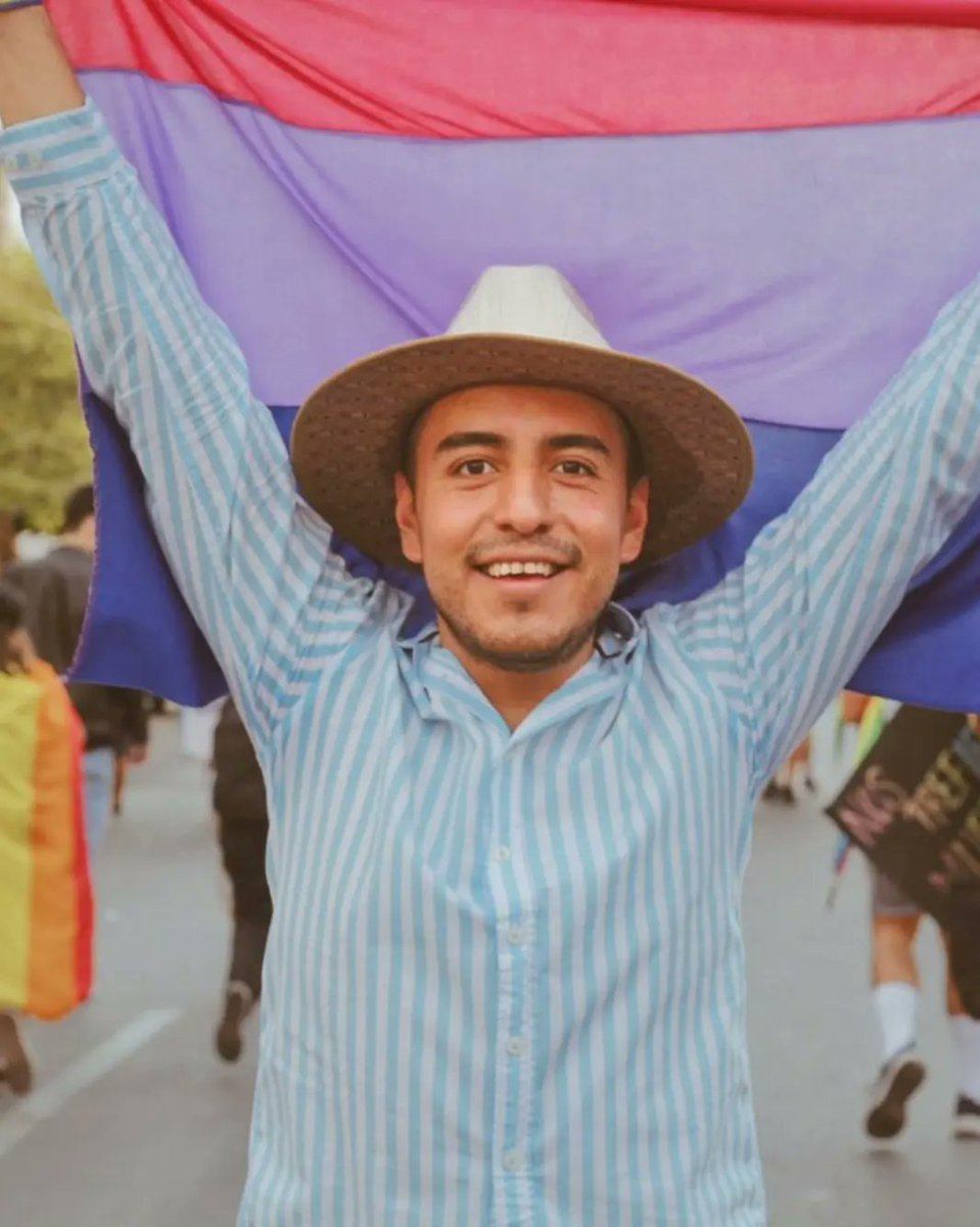 UlibardoMG's tweet photo. El orgullo de ser y amar 💙
Que viva el amor en todas sus representaciones 🏳️🌈
#pridemonth #bivisibility #agspride https://t.co/zy6iIAGwle