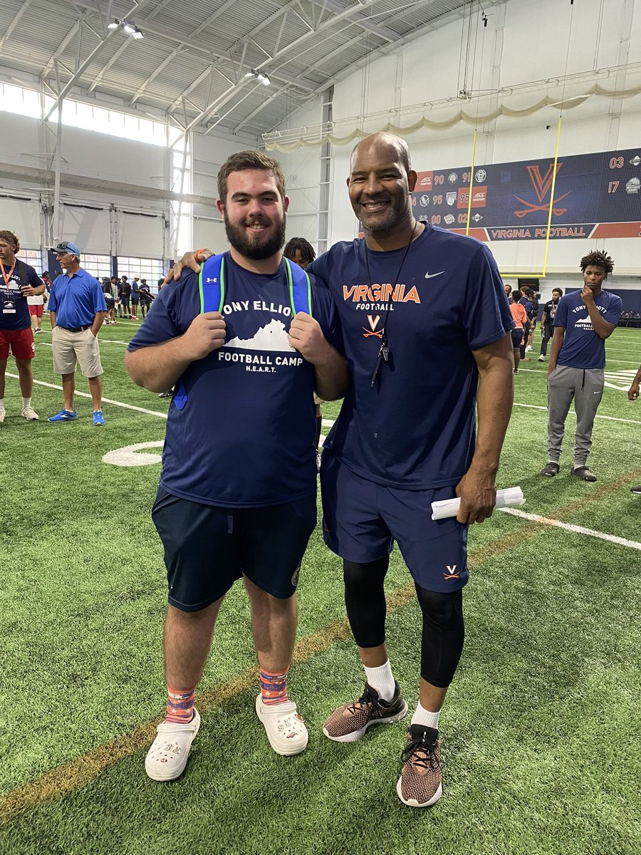 Thank you <a href="/Coach_TElliott/">Tony Elliott</a>  for the awesome camp yesterday! <a href="/CoachChrisSlade/">Chris Slade</a> @CoachKepa51 <a href="/ramballcoach61/">Andrew Linn</a> <a href="/LHSRamFootball/">Lafayette Rams Football</a>
