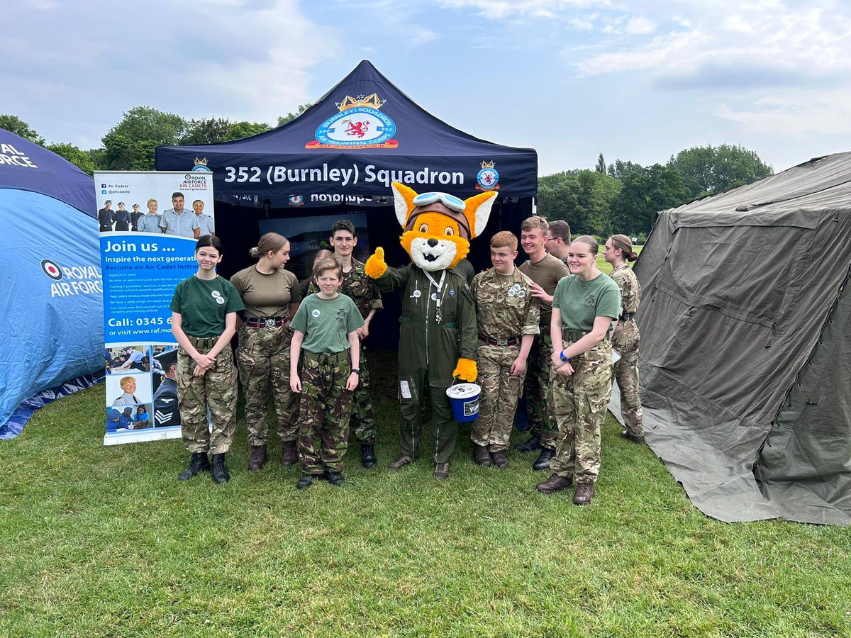 An amazing day at @HeroesCic Armed Forces Day, introducing Flt Lt Franky Fox to our VLHM Team, Plenty of other organisations there @Depheruk @PoppyLegion @BritishArmy @RoyalNavy @RNRMC @RAFAssociation @RoyalAirForce