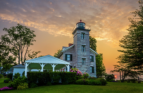 mark_papke's tweet photo. New artwork for sale! - "Sundown At Sodus Bay Lighthouse Museum" - https://t.co/sxNMJo3SZr @fineartamerica https://t.co/jBlgO4snUq