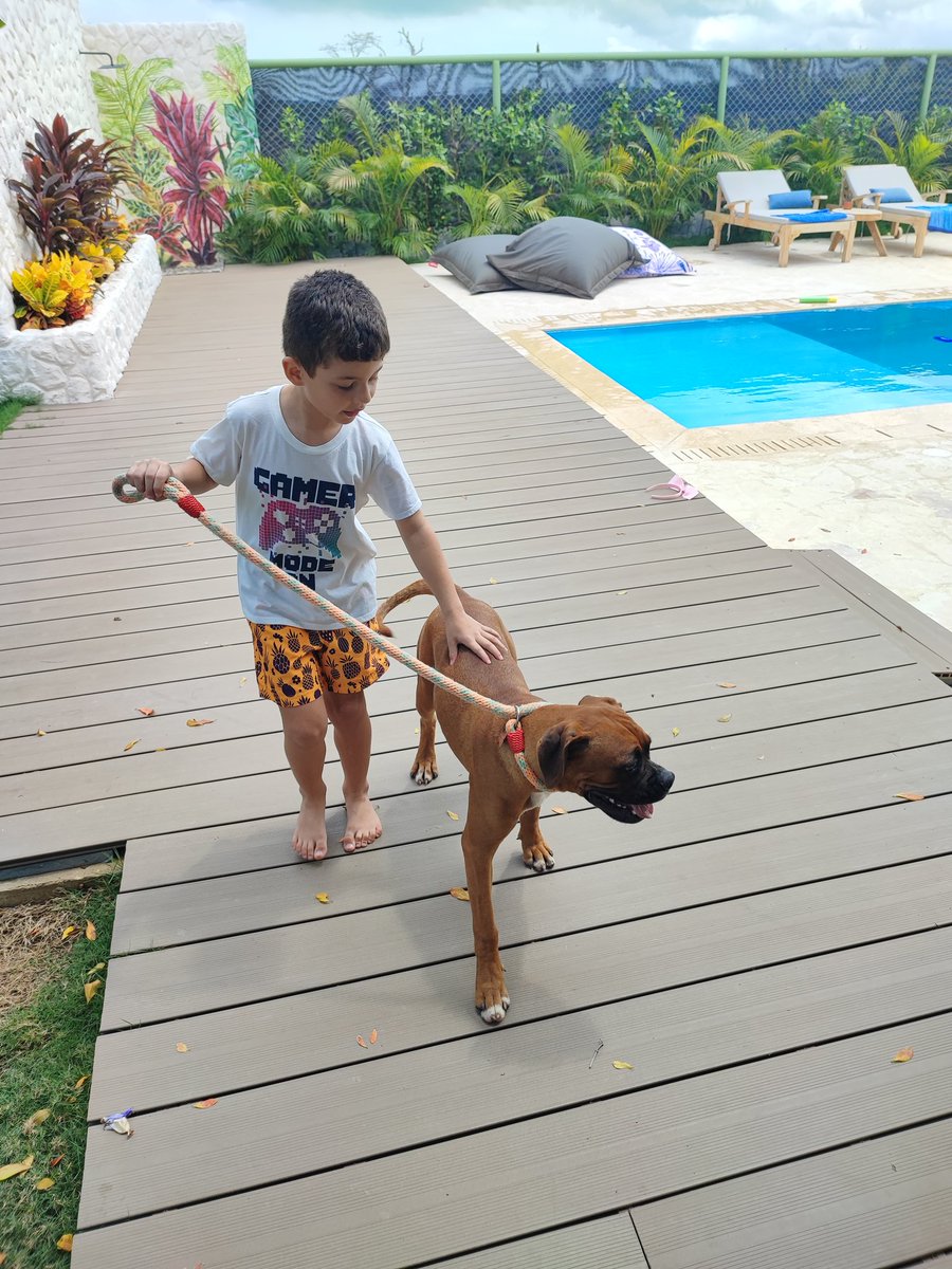 Desde mis 17 años, desee ser padre, en ese entonces dije que mi hijo se llamaría Alejandro, hoy 20 años después. Estoy con él.