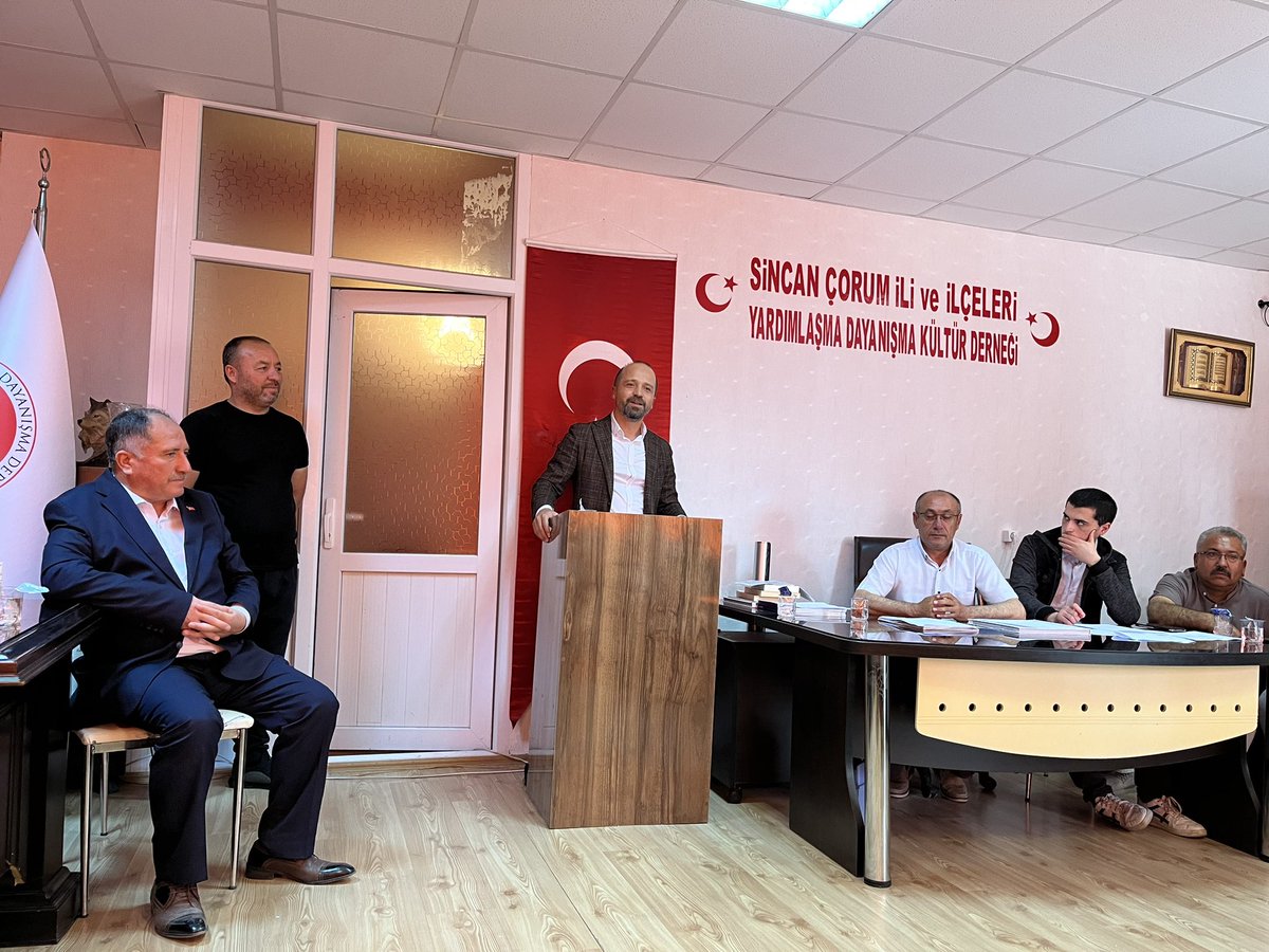 hayricagir's tweet photo. Sincan Çorumlular Derneğimizde Başkanlık  görevini devralan Murat Kafkası yönetimini tebrik ediyorum. Başkanlığı devreden Hüseyin Alibaş’a ve yönetimine  teşekkür ediyoruz. Rabbim birlik ve beraberliğimizi daim eylesin. @s_arslanargun @MehmetOnan0619 @MuratKafkas11 @halil_koldas https://t.co/qz431jMeLb