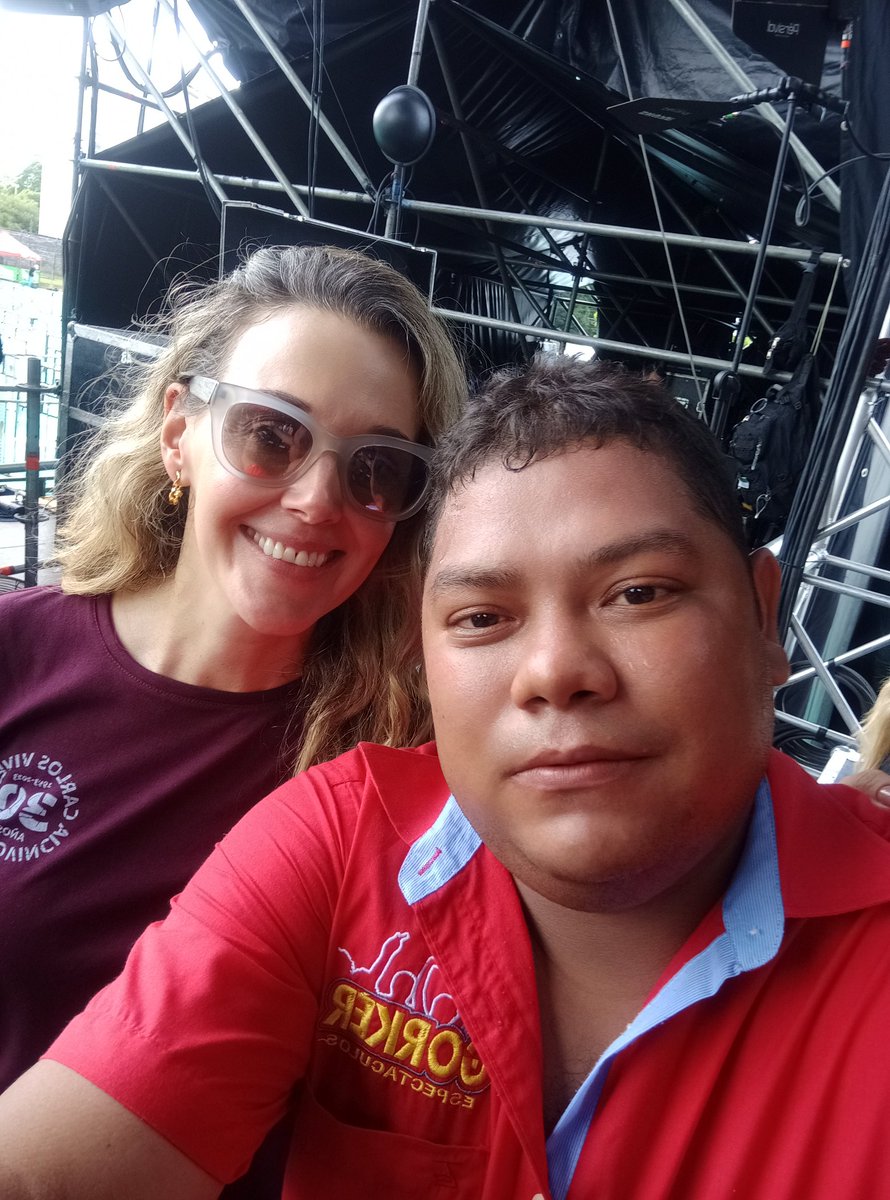 VARILLAFERNANDO's tweet photo. Claudia y Carlos.. Gracias por visitar nuevamente La Perla del Sinú.

Que gran Show el de Charles. 

@ClaudiaElenaV @carlosvives https://t.co/IkMWrvfLOt