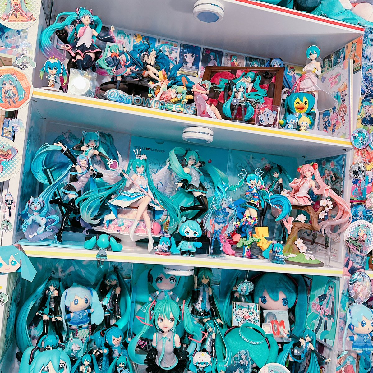 I moved things around more. Moved some figures to make them all