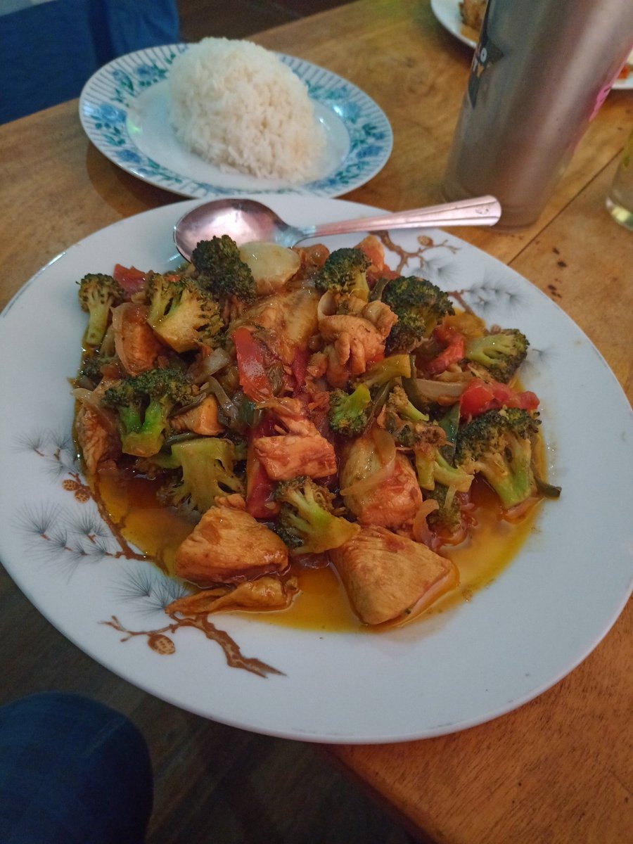 MoinaPaul's tweet photo. Por el día del padre una comidita especial preparada por mi esposa por el día del padre https://t.co/frTm3CtOLp