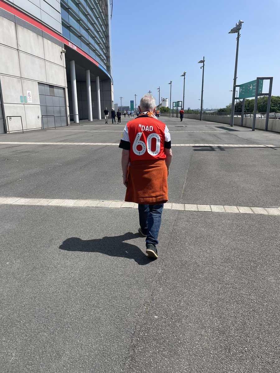 Samantha tweet media