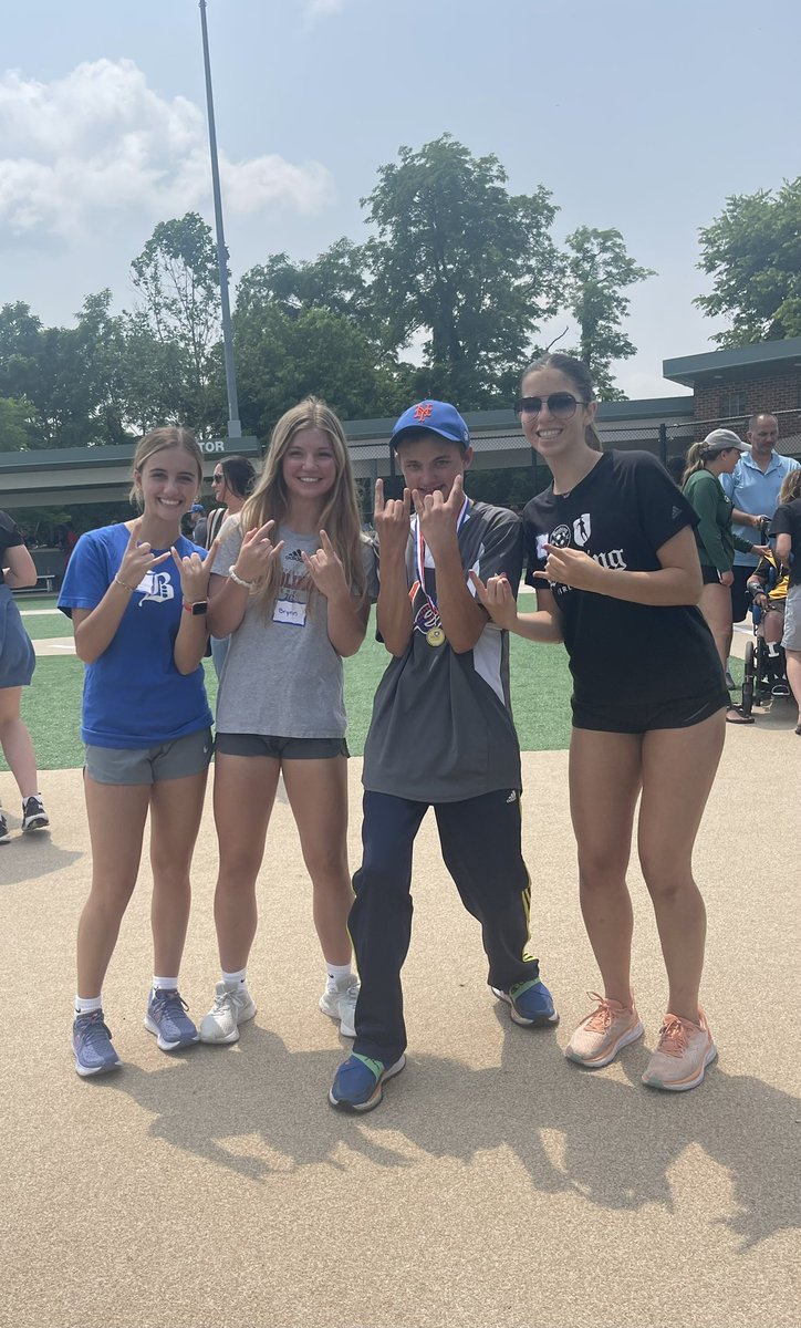 Beadling2007GirlsAcademy tweet media