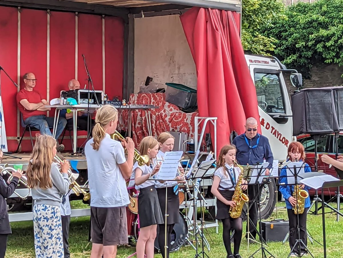 The Junior string orchestra, wind band and Guitar groups from our recent band weekend had another opportunity to perform at the Forfar Gala.  <a href="/monstrings/">Monifieth Strings 🎻</a> <a href="/MusicMontrose/">Montrose Music</a> <a href="/AngusWoodwind/">Angus Woodwind</a> <a href="/AngusPercussion/">AngusYouthPercussion</a> <a href="/AngusCouncil/">Angus Council</a> <a href="/Forfarkirriemu1/">Forfarkirriemusic</a>