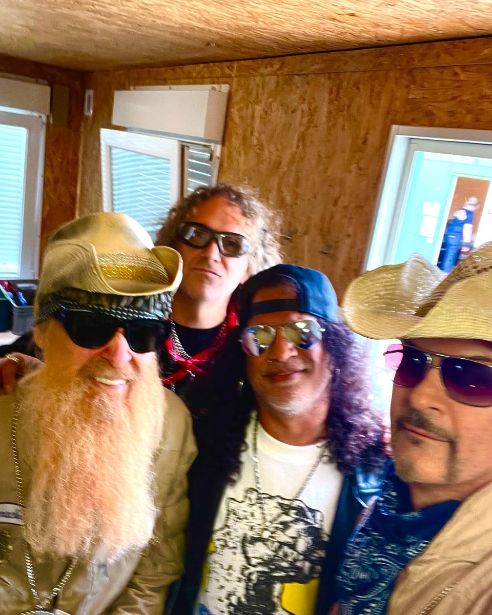 addict_slash's tweet image. Off stage yesterday @slash @billyfgibbons @DuffMcKagan Austin Hanks #danemark #copenhagen 🇩🇰 @copenhell #copenhell @slash @gunsnroses #Slash