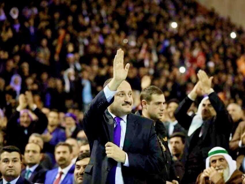 kosarnecmetin63's tweet photo. Birgün size Siyasette ve hayatın her alanında dik duruşu ve Dürüstlüğü ile damga vuran bir yiğit var mıydı diye soranlar olursa sizde onlara bu resmi gösterin #Mehmetkasımgülpınar https://t.co/CfZAj8Qj2N