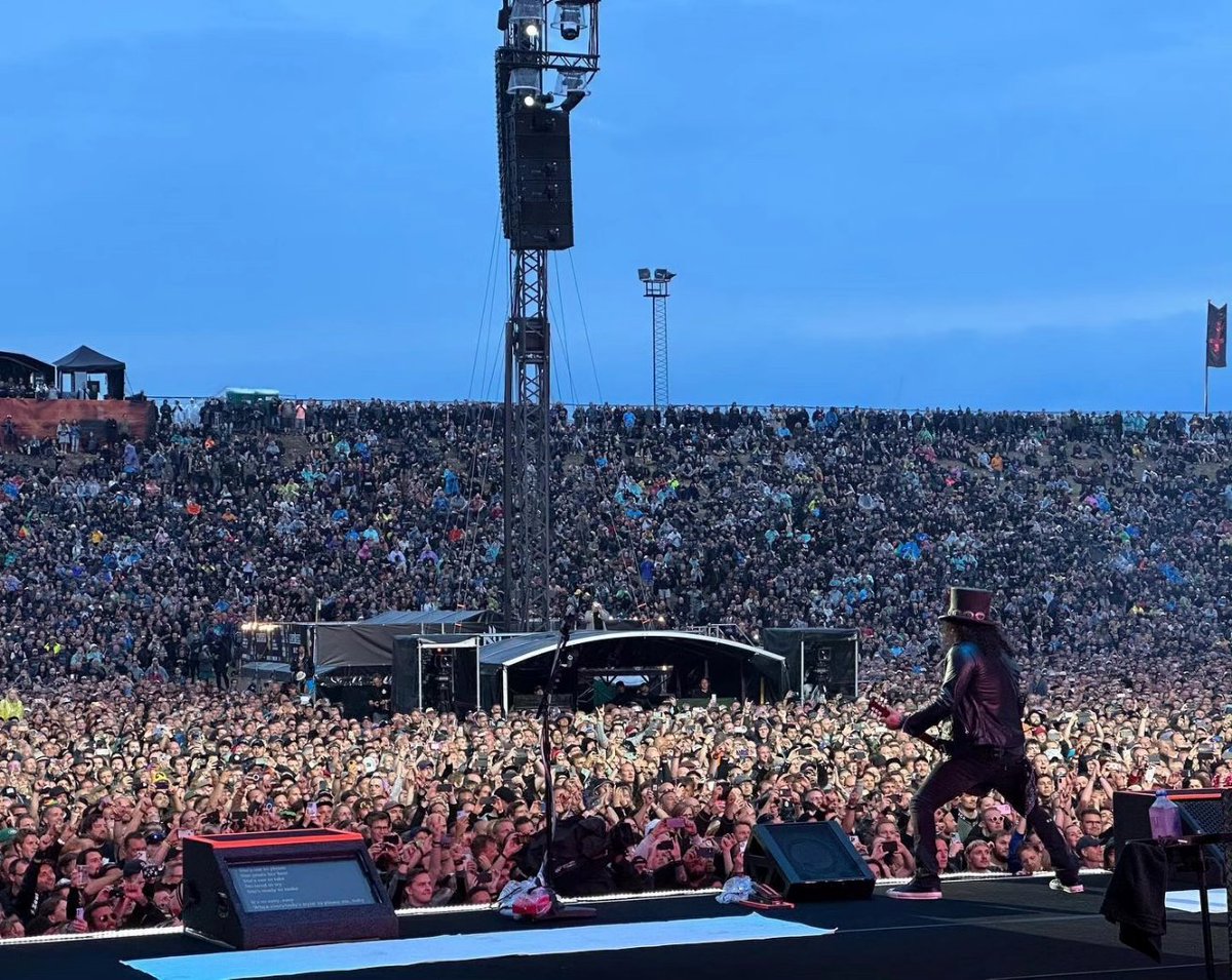 addict_slash's tweet image. Last night gig #danemark #copenhagen 🇩🇰 @copenhell #copenhell @slash @gunsnroses #Slash #gunsnroses 📷 @deljamesgang ©️