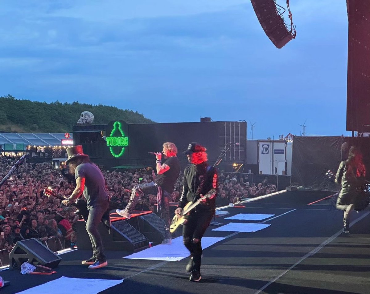 addict_slash's tweet image. Last night gig #danemark #copenhagen 🇩🇰 @copenhell #copenhell @slash @gunsnroses #Slash #gunsnroses 📷 @deljamesgang ©️