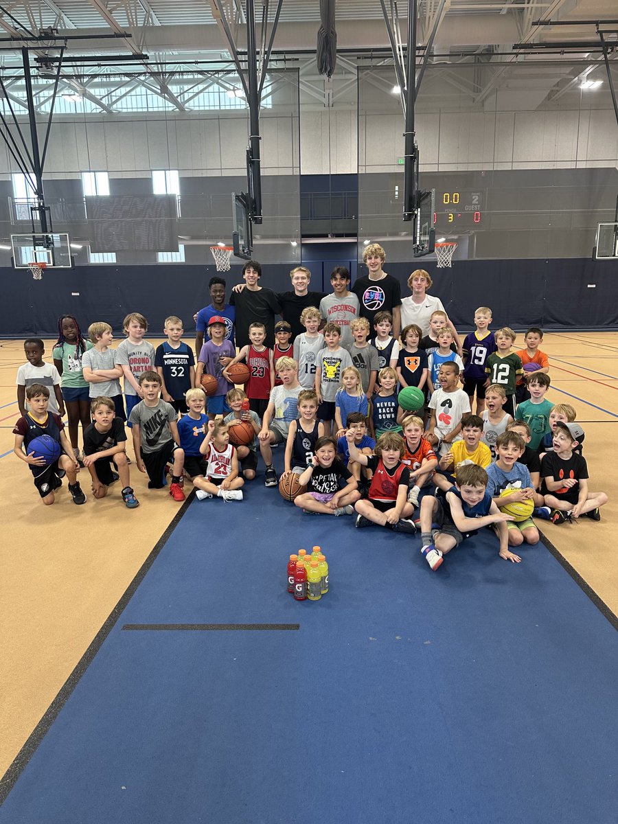 Orono K-3 youth basketball camp last week was a hit. Thanks to all of the varsity boys and girls players that help make it memorable. #Orono #SpartanNation #BringtheJuice🧃🔋