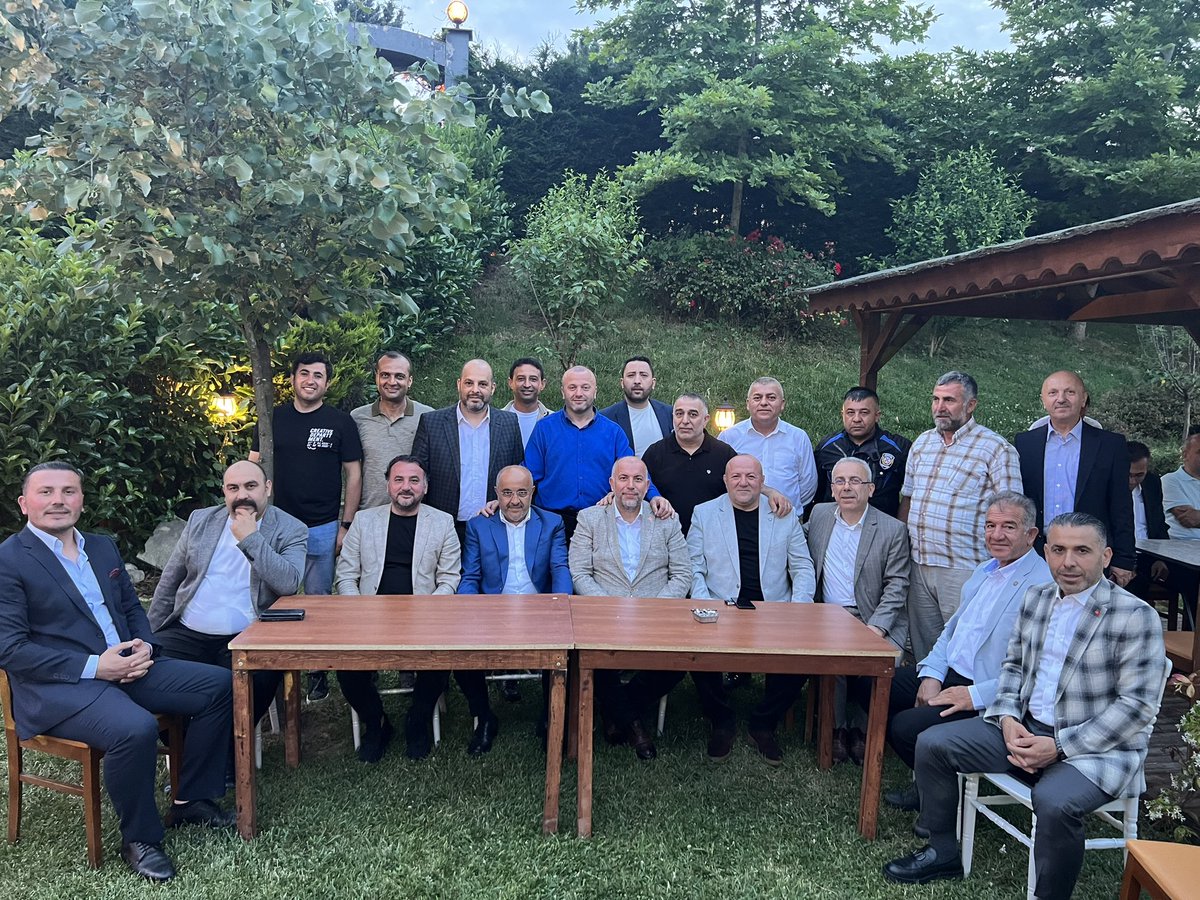 Eyüpsultan Belediye Başkan Yardımcımız 
Ali Rıza Yavuz’un kızı Esengül ve  Rıdvan'ın mutlu günlerinde birlikte olduk. Çiftlere bir ömür mutluluk diliyor, Yavuz ve Doğan ailelerini tebrik ediyorum