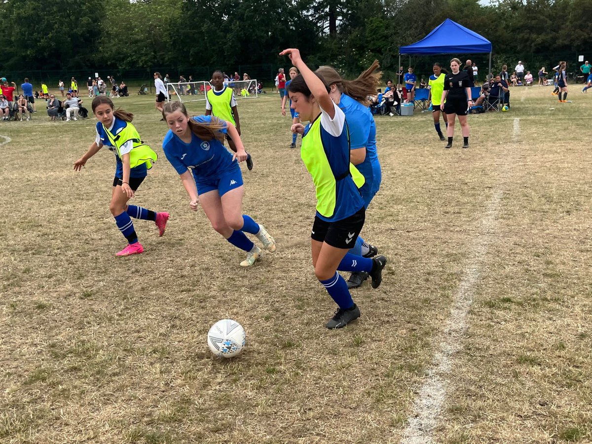 Barkinggirlsfc's tweet photo. Well done to Dagenham &amp; Redbridge U14s Blues for getting to the semi finals of the Broomfields tournament ♥️💙⚔️⚽️ https://t.co/VIe7tsqtpF