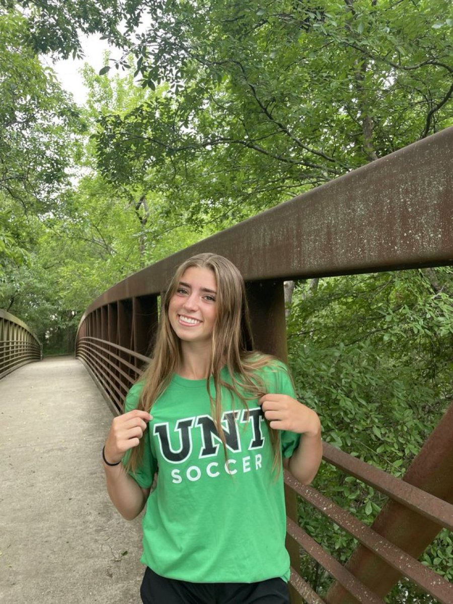 2025 Forward Payton Ridenour Annis has committed to North Texas. 

Congrats @paytonridenour!!!