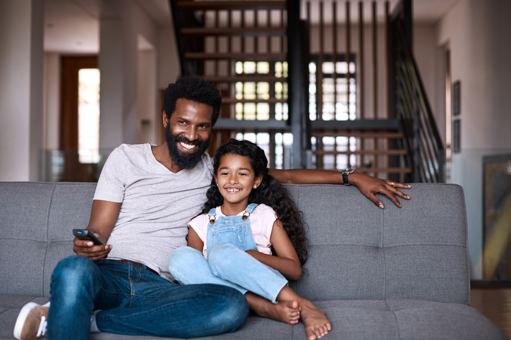 #HappyFathersDay!❤️

Celebrate the special #dads in your life with a movie for every type of family dynamic, genre, and rating you're looking for with our list of top #FathersDay movies.🍿

smartmove.us/learn/entertai…