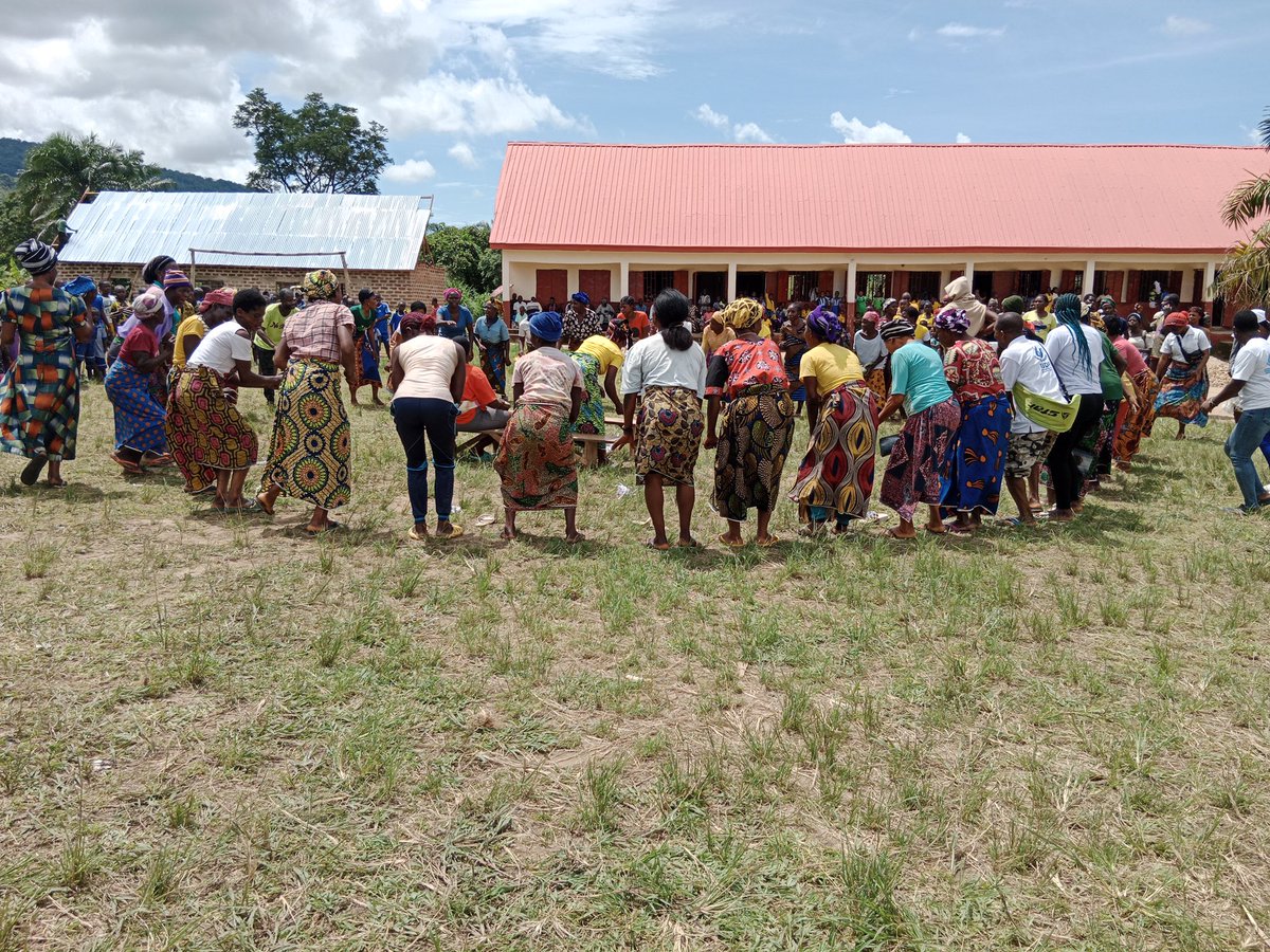 fjdpnigeria's tweet photo. FJDP, in collaboration with UNHCR and other partner organizations, joined refugees, asylum seekers and members of Injoov host community, Abande to mark #WorldRefugeeDay2023.
Thanks to UNHCR Nigeria for her technical and funding support
#ThisIsFJDP
#RefugeesAreWelcomeHere https://t.co/t3BMEWzoI4