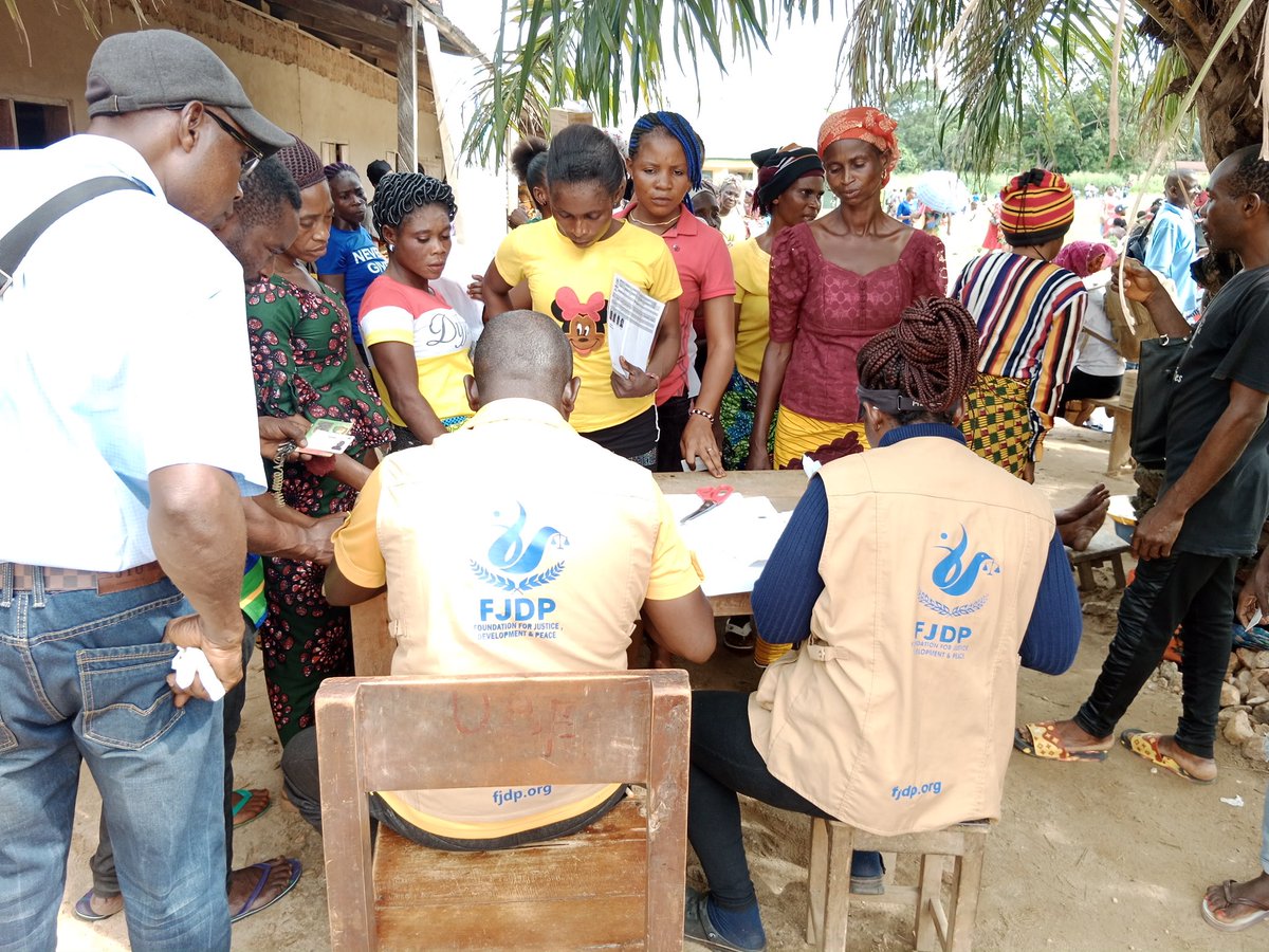 fjdpnigeria's tweet photo. FJDP, in collaboration with UNHCR and other partner organizations, joined refugees, asylum seekers and members of Injoov host community, Abande to mark #WorldRefugeeDay2023.
Thanks to UNHCR Nigeria for her technical and funding support
#ThisIsFJDP
#RefugeesAreWelcomeHere https://t.co/t3BMEWzoI4
