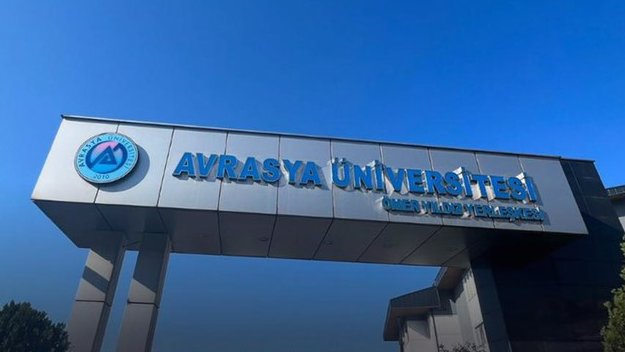 Avrasya Üniversitesi Öğrencileri, daha öncesinde online olarak yapılacağı söylenen final sınavlarının yüz yüze olarak değiştirilmesinin adil olmadığını ve sınavların ONLINE olarak yapılmasını talep ediyor. Yetkililerin öğrencilerin sesine kulak vermesini istiyoruz. @avrasyaunv