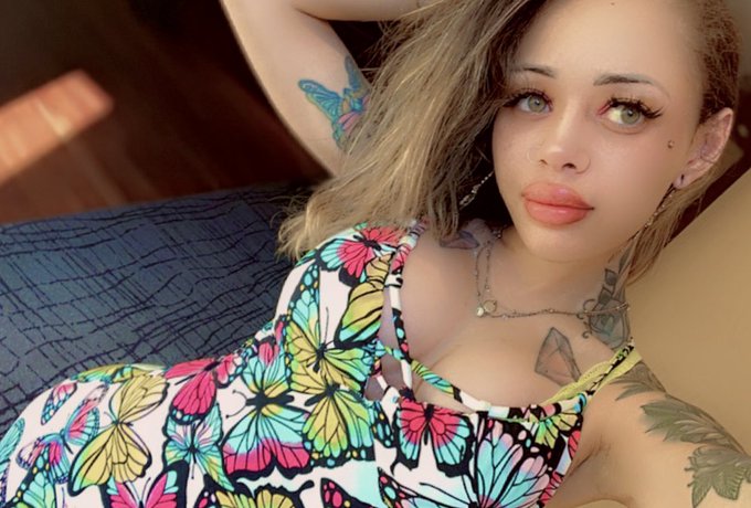 It&rsquo;s a beautiful day 💚🦋💛 https://t.co/uN88CWgrRc<a href="/tag/newprofilepic"class="tags"><span>#newprofilepic</span></a>