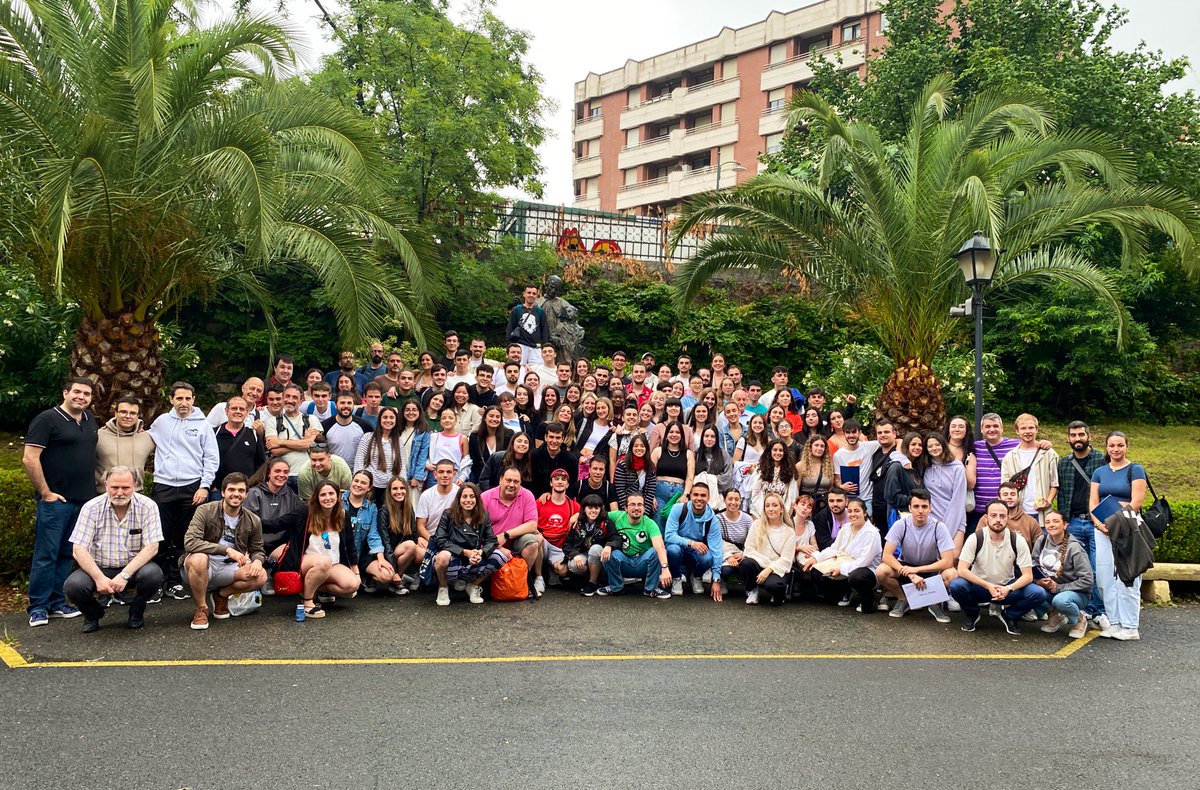 XabiCamino's tweet photo. Intensa jornada de precampamentos en Bilbao. Tiempo para la coordinación, la celebración de la fe y la convivencia entre los más de 120 animadores y salesianos que acompañaremos los campamentos del IEF en Logroño y Somalo. Gracias por este nuevo #VeranoSalesiano #AbrimosCaminos https://t.co/0JNhgFPMde