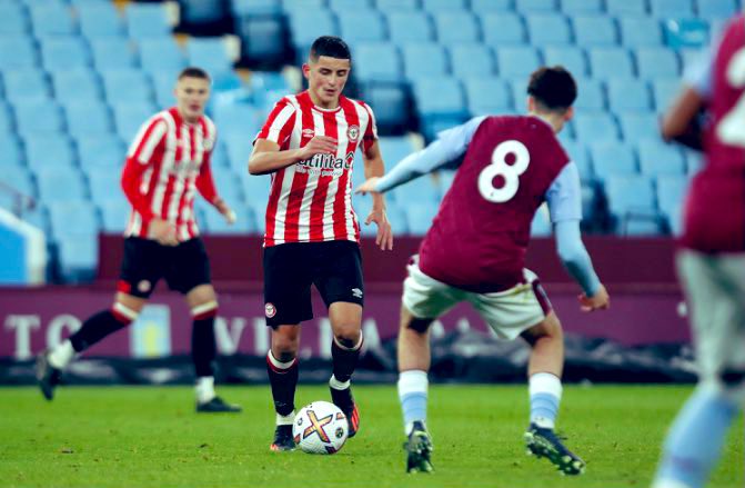 Name: Codey Cosgrave 
Age: 17
Position: CM,CDM,RWB,RB
Location: London | Essex
Previous Clubs: Brentford B, Colchester Utd and QPR. trials at Arsenal and Fulham age u16 also Barkingside first team for a few months.

Looking for step 3/4 and above