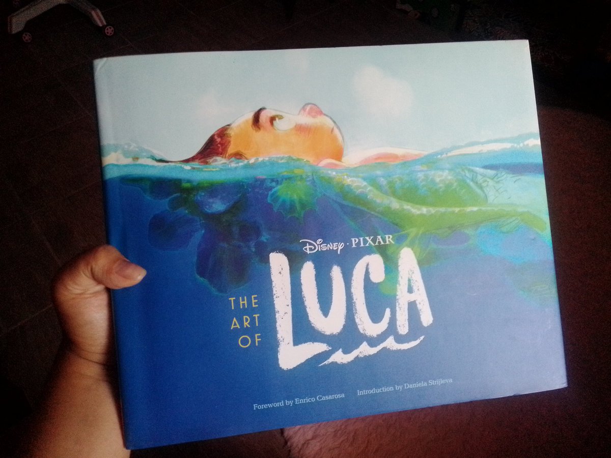 ¡Las mojarras cumplen 2 años hoy! 🎉🎊

Miren el libro de arte que tengo, es tan lindo

Feliz aniversario, fandom de las mojarras
#Luca 🐟 #PixarLuca #LucaPixar