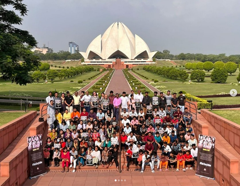 The Baha'i community in New Delhi, India commemorate the 40th anniversary of the execution of 10 Baha’i women in Shiraz, Iran.
#OurStoryIsOne 
یادبود چهلمین سالگرد اعدام ۱۰ زن شیراز در مشرق‌الاذکار هند
#داستان_ما_یکیست