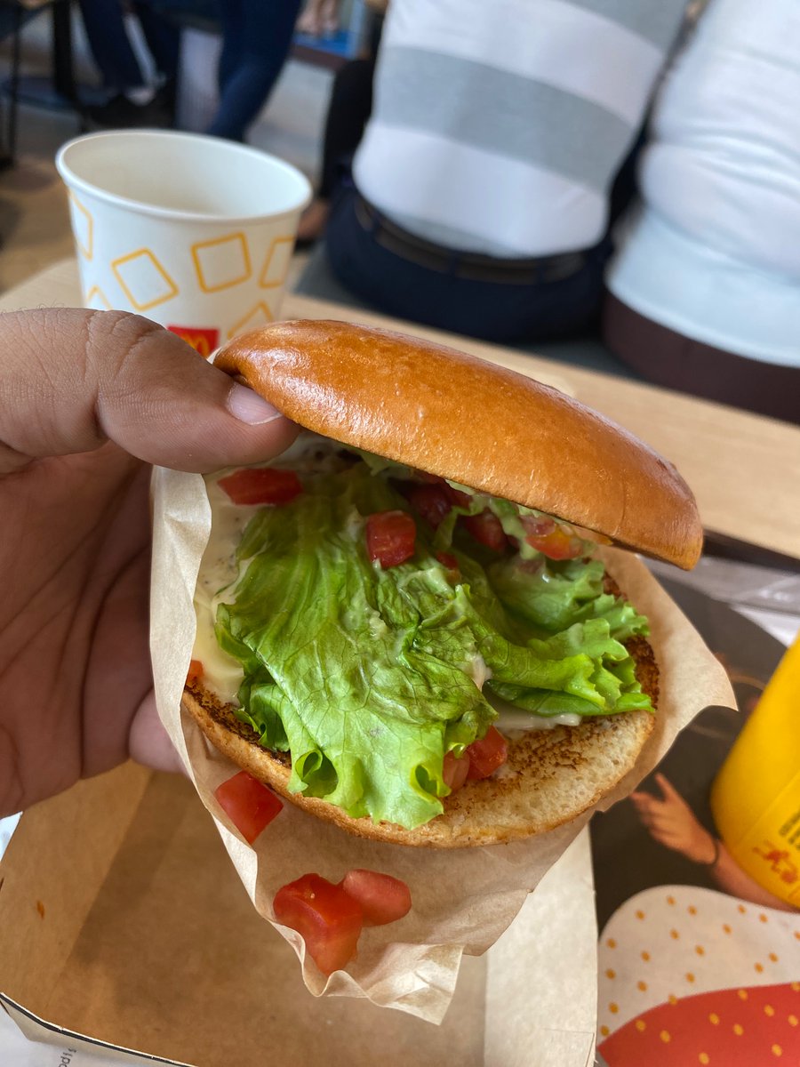 rexedu's tweet image. Que bajón de calidad @McDonaldsKSA