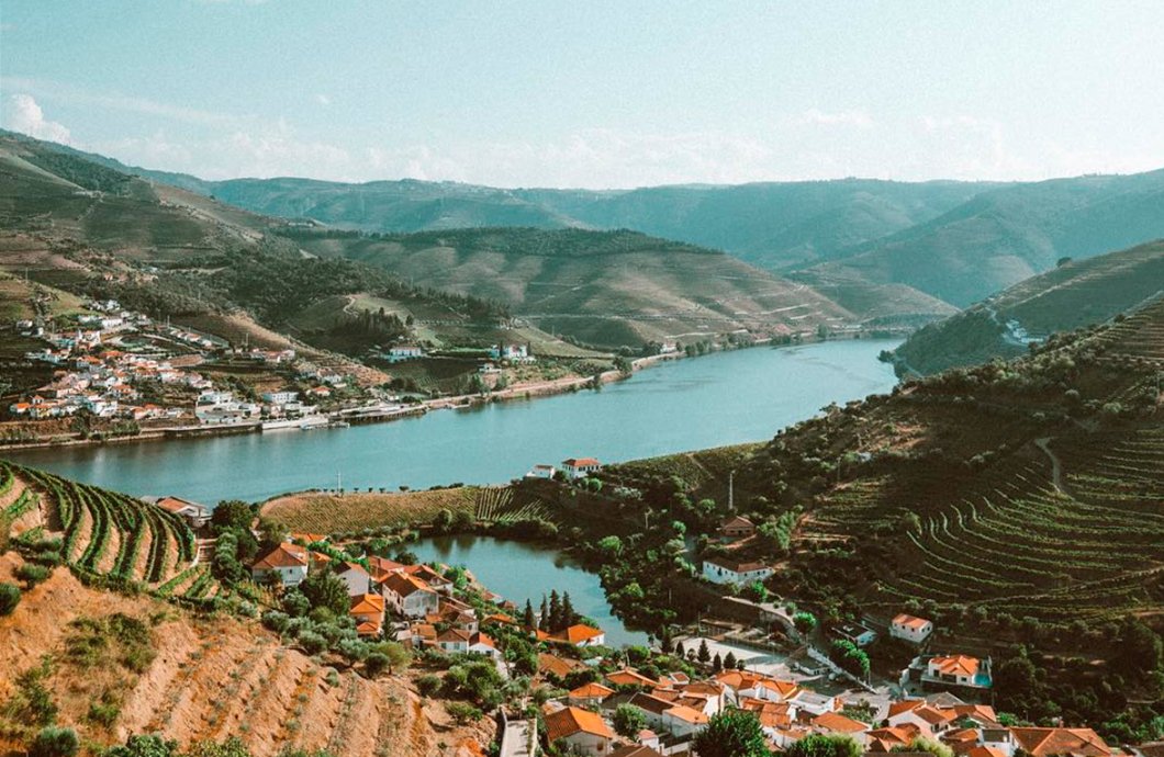 ruip_gomes's tweet photo. Meet Douro Valley. https://t.co/YQ3DjnwZQx