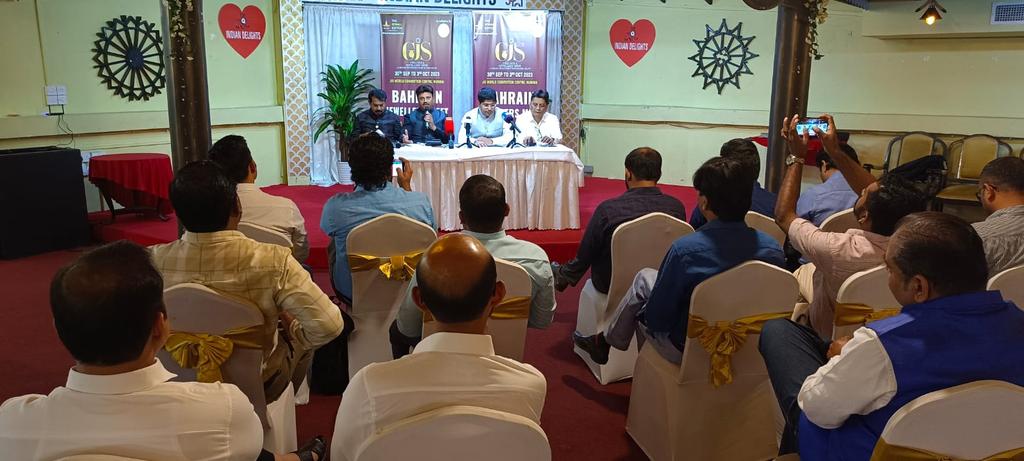 GJCIndia's tweet photo. The press meet for the highly anticipated Jewellers Meet took place in Bahrain on 18th June 2023. 🌍💎
#PressMeet #JewellersMeet #bahrain #IndustryUpdates #Inspiration #Innovation #media #Humaraapnashow #GJC #gjs2023 #gjsjewellersmeet https://t.co/WTFdvQbpuA