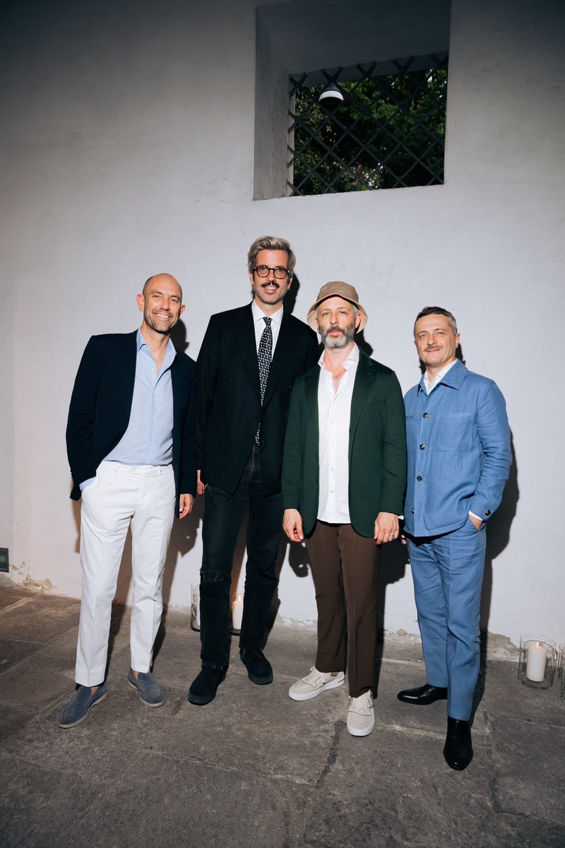 GQMagazine's tweet photo. Inside GQ's intimate dinner with Jeremy Strong for Milan Fashion Week: https://t.co/XcoVbrqffI https://t.co/SuLdT4WbBB
