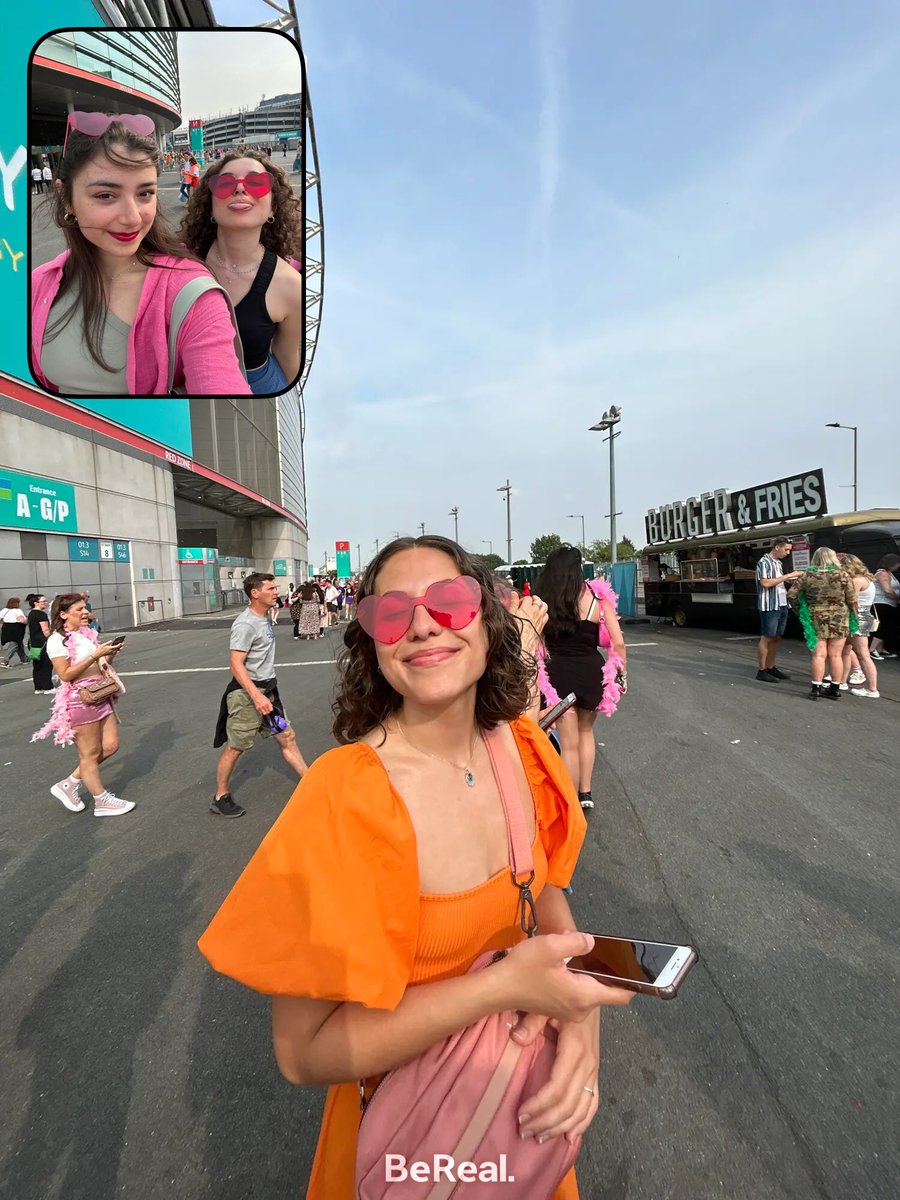 adrigamboa_00's tweet photo. Wembley Night 4 you were unforgettable🌈💗 #HSLOT #hslotwembleyn4 https://t.co/oeLVaBPSkx